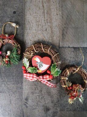 Christmas Ornament Lot of 3 Mini Wicker Wreaths Vintage 90s Rustic Magnet